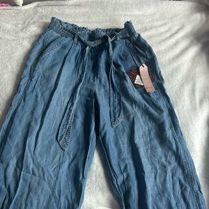 Knox Rose High Waisted Light Flare Jeans (New With Tags)